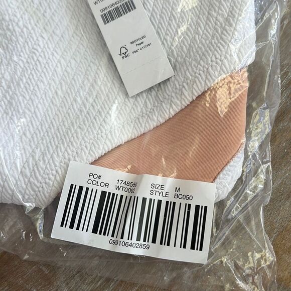 J Crew Textured curved-waist cheeky bikini bottom Medium White‎ - Picture 3 of 6